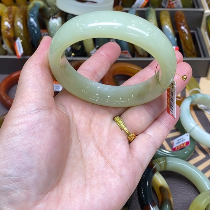 未镶嵌蛇纹石玉手镯