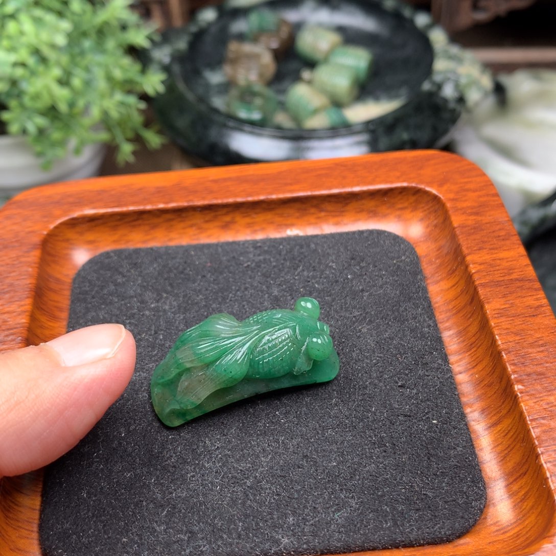 独山玉未镶嵌颈饰