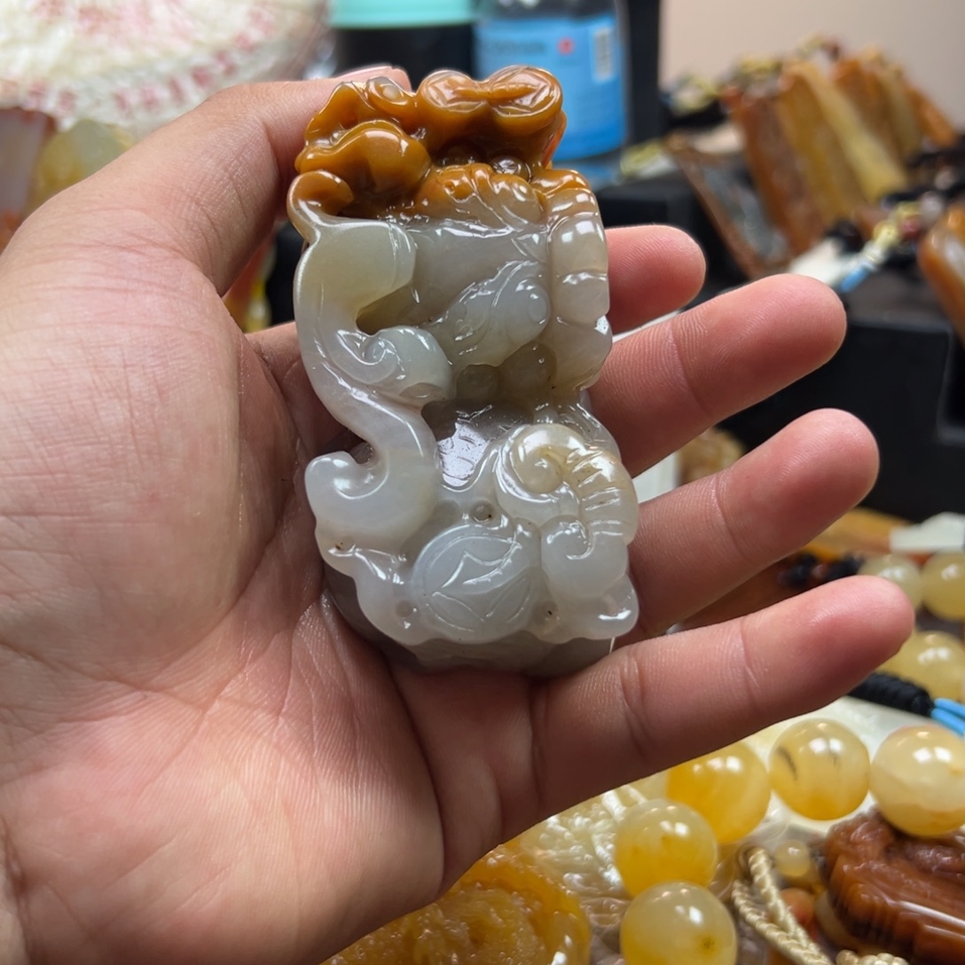 石英质玉（黄龙玉）未镶嵌hly