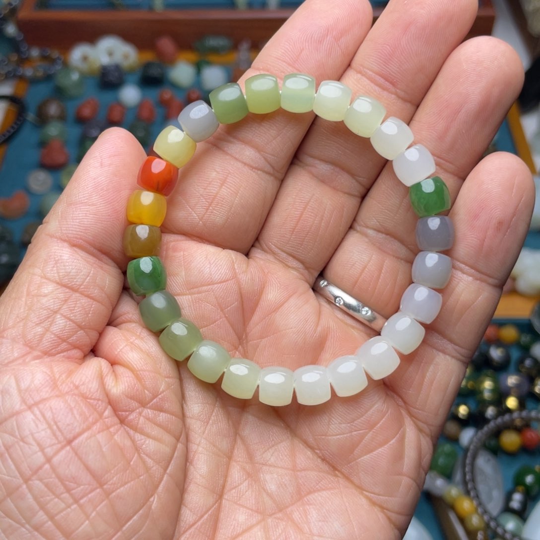 和田玉颈饰未镶嵌