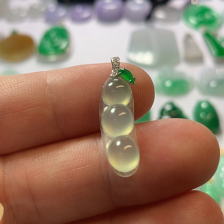 翡翠18K金镶嵌挂件天然翡翠