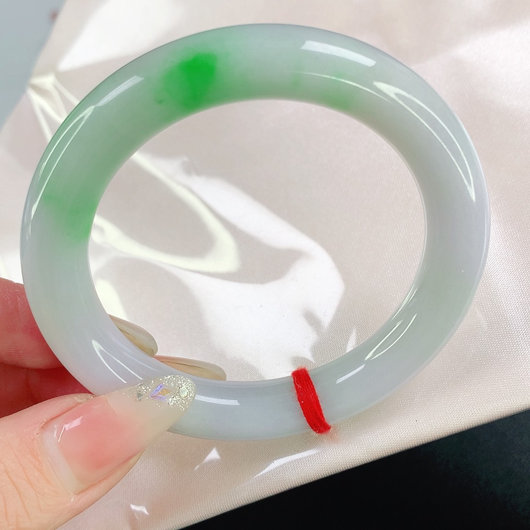 翡翠手镯未镶嵌50.5圈口