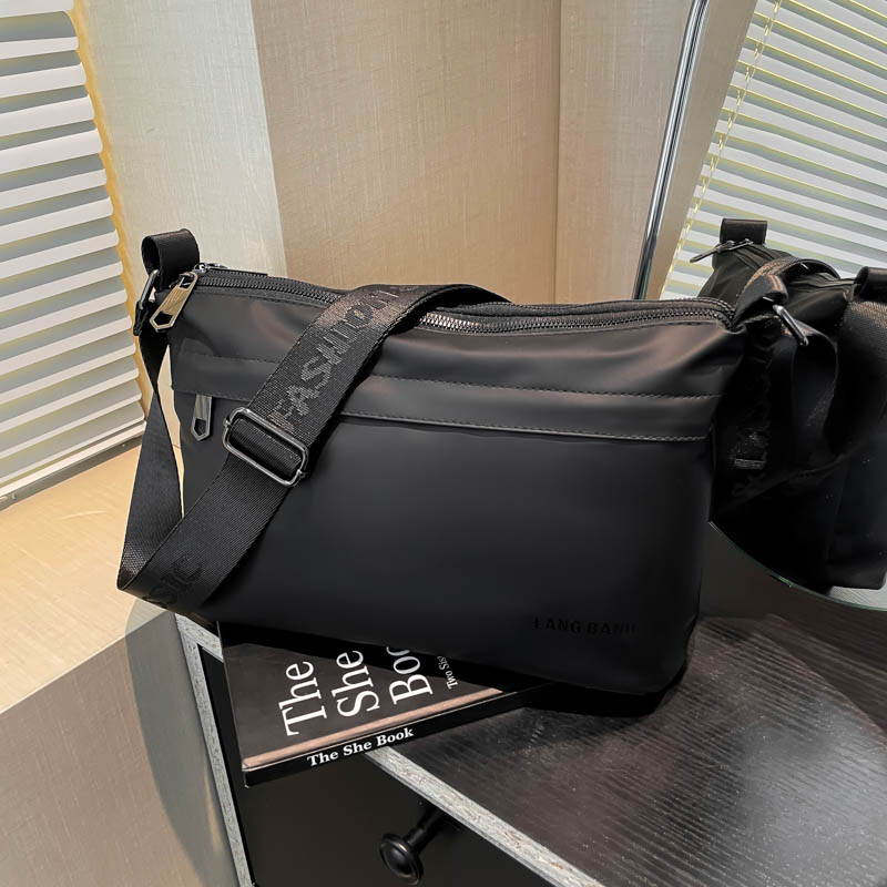 995新款多层包包大容量男女同款轻便休闲百搭单肩包斜挎包