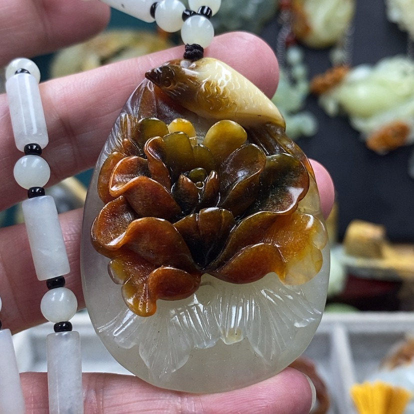 【闪购商品】蛇纹石玉吊坠未镶嵌