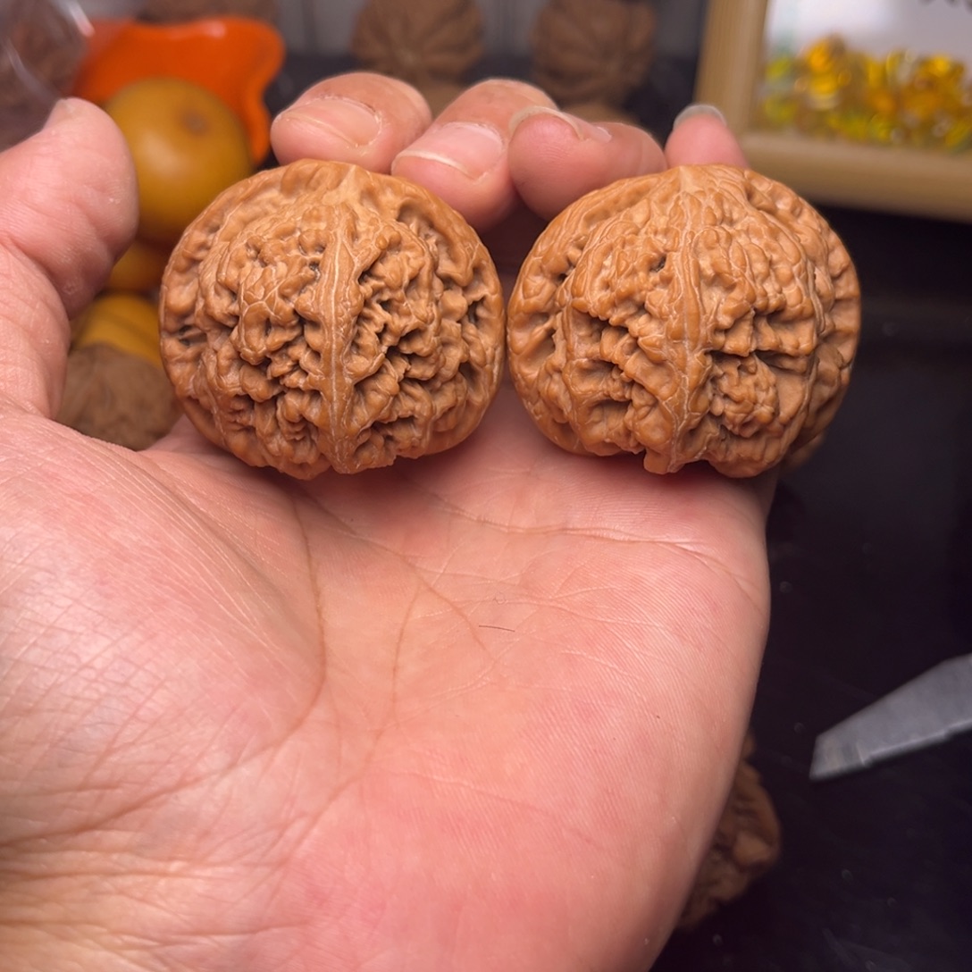 把件文玩核桃46球筋 龙爪踏云纹路