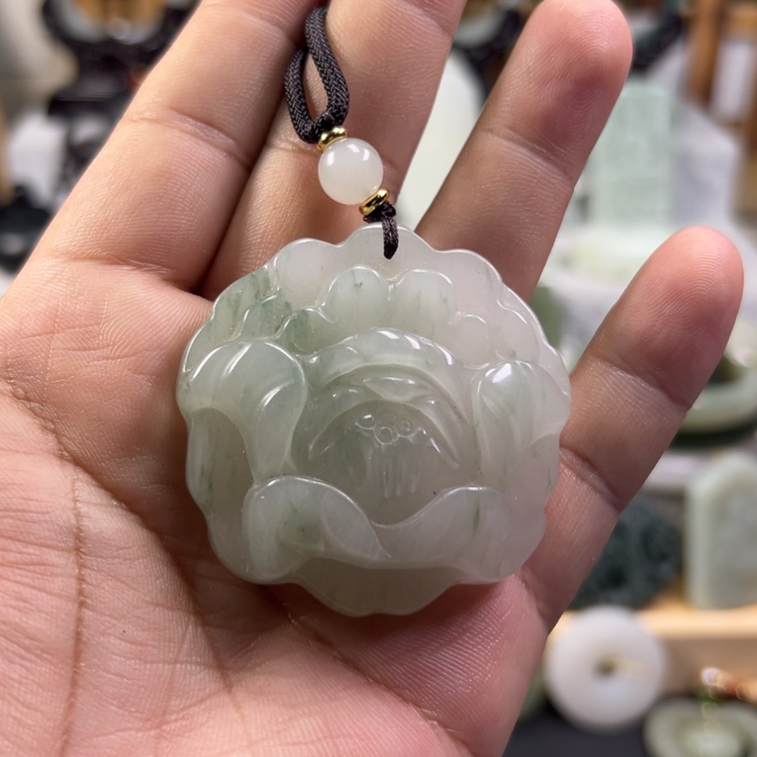 石英质玉（金丝玉）颈饰未镶嵌