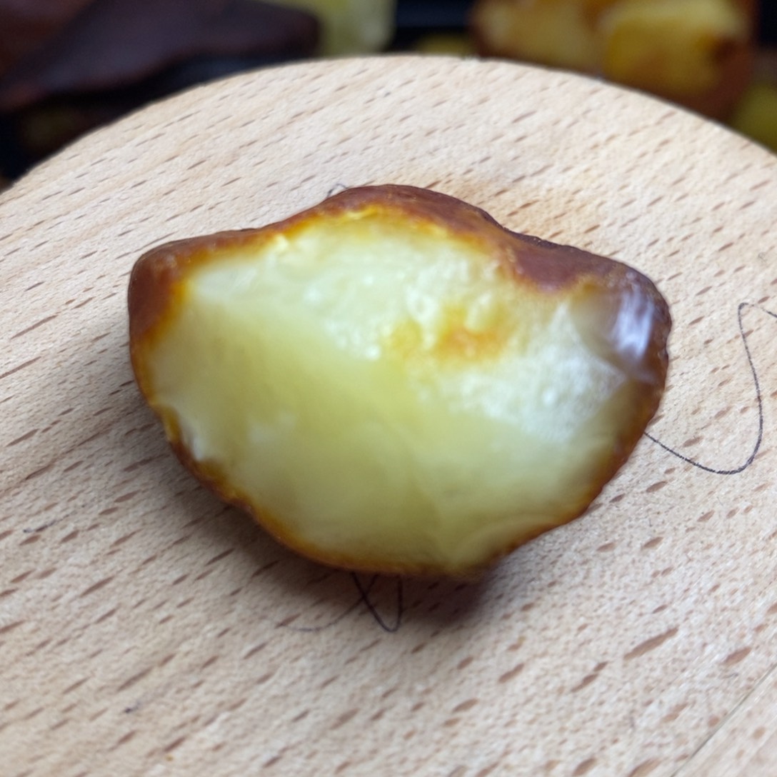 未镶嵌定制蜜蜡梨
