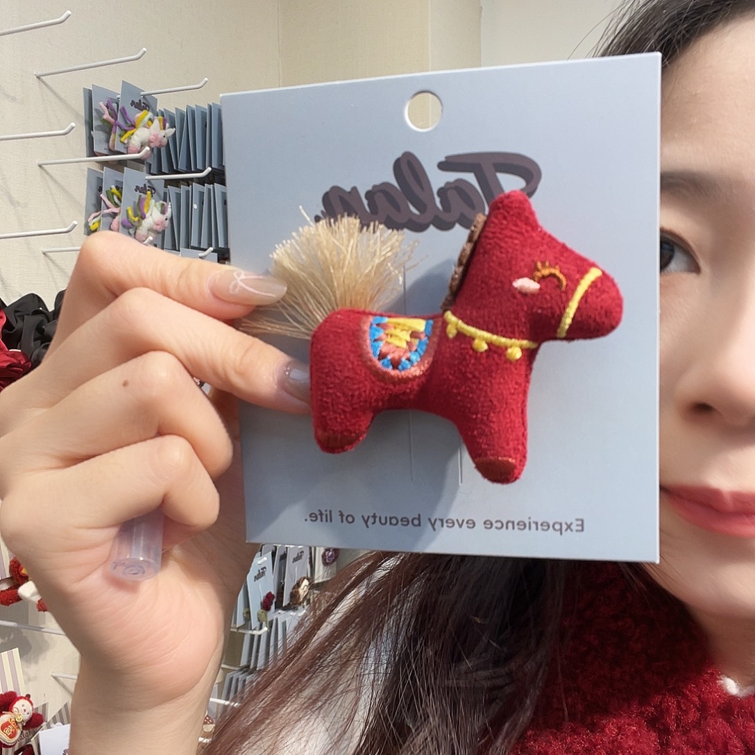 媛***媛非金属小马        