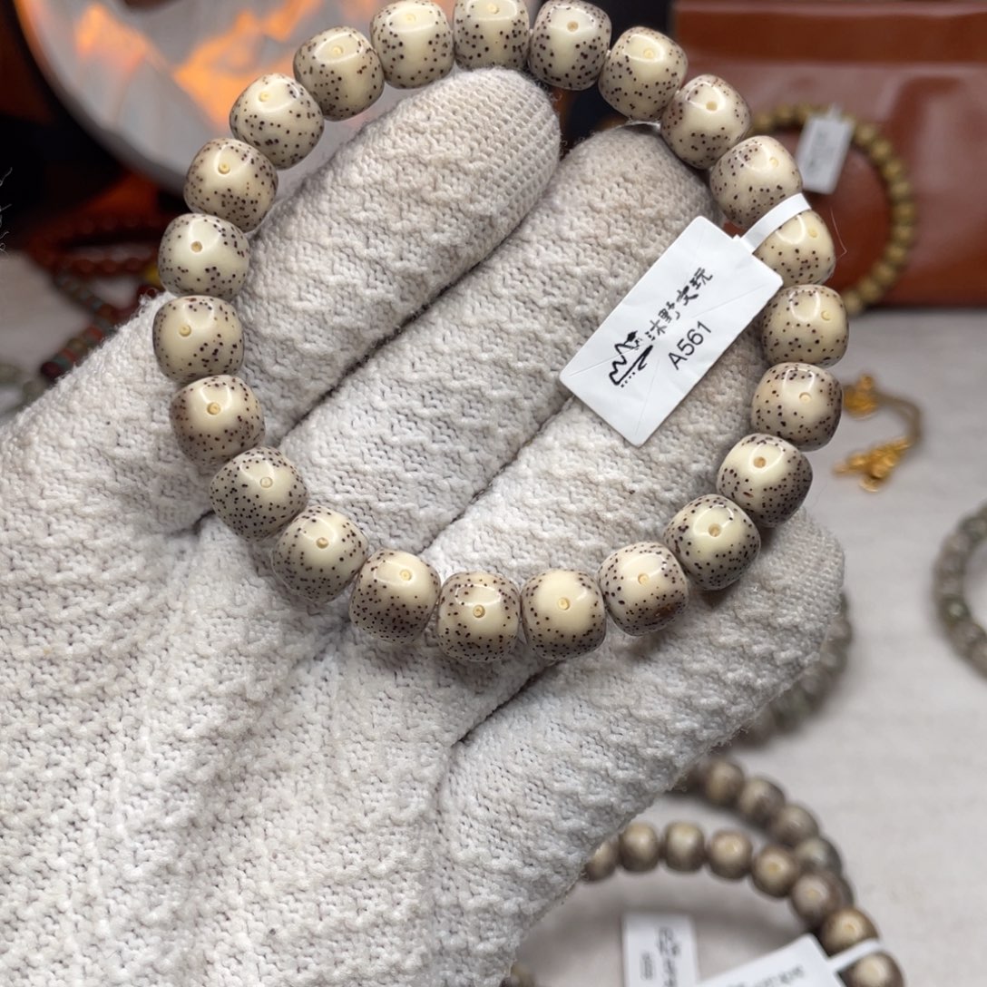 星月菩提吊坠10x9骨瓷白月留白