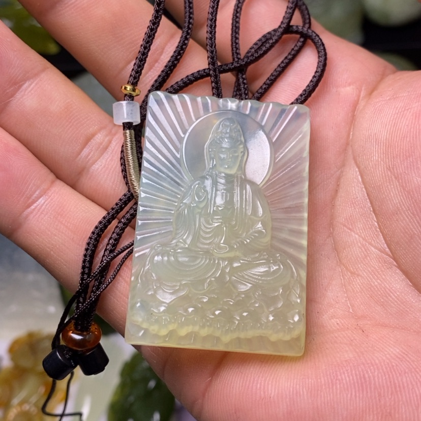 【闪购商品】蛇纹石玉颈饰未镶嵌真****美