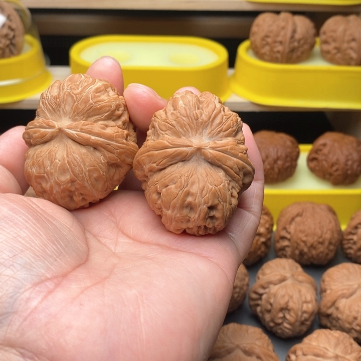 文玩核桃把件风**浪元宝