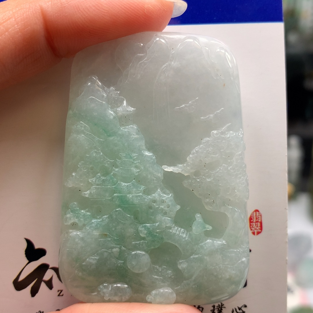 翡翠颈饰未镶嵌山水牌