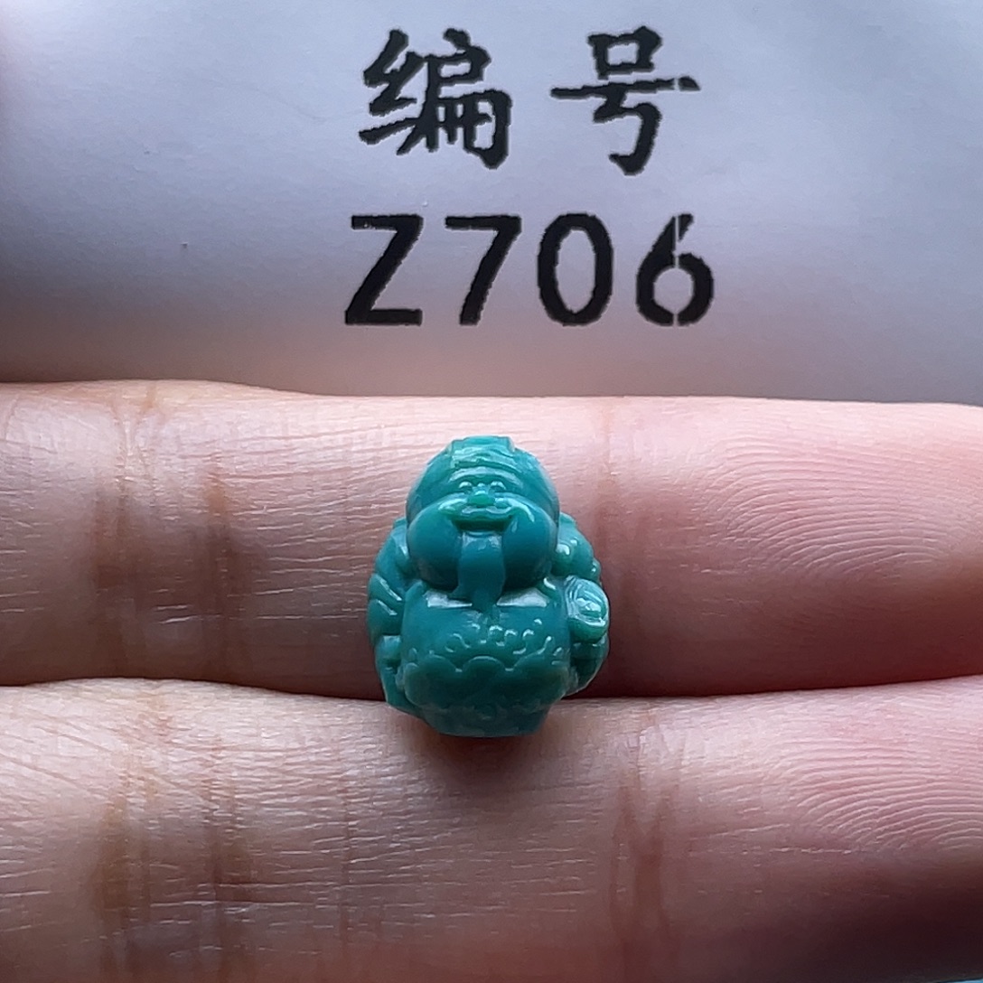 绿松石未镶嵌颈饰