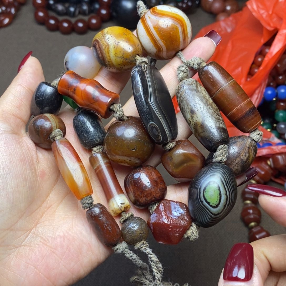 玛瑙/玉髓颈饰未镶嵌