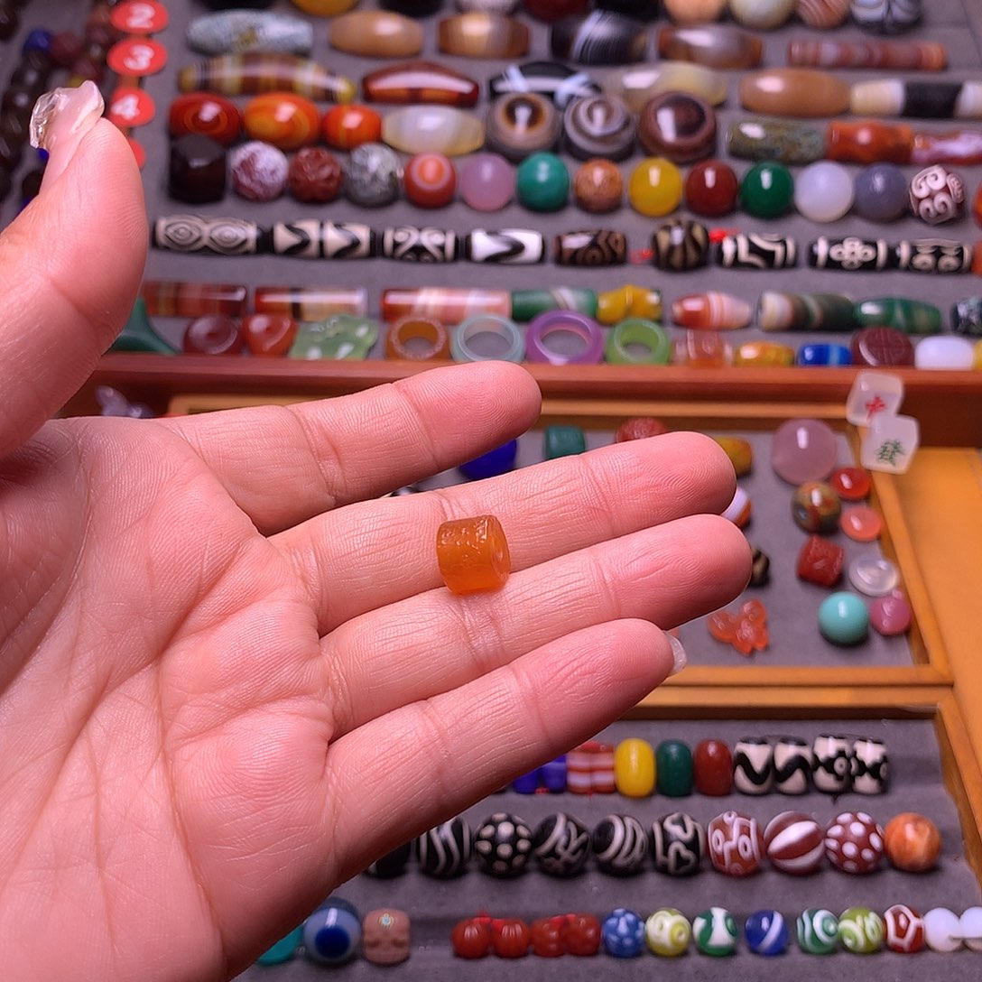 花***喽玛瑙/玉髓未镶嵌颈饰