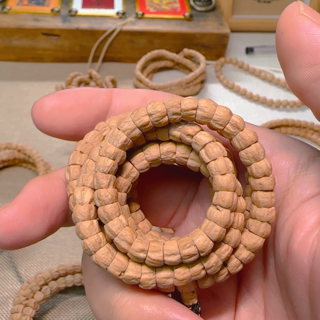 晶***程柏香籽/百香籽吊坠