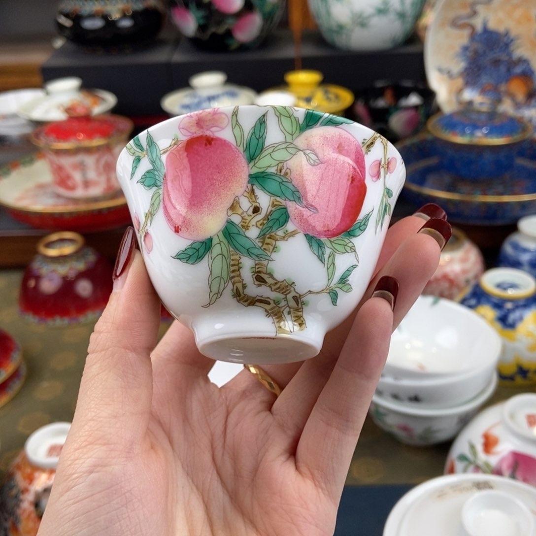 陶瓷艺术家的作品是一种