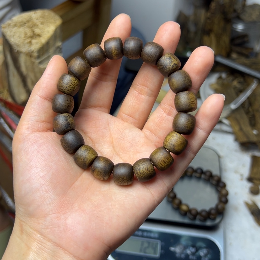 线香奇楠虫漏香手串