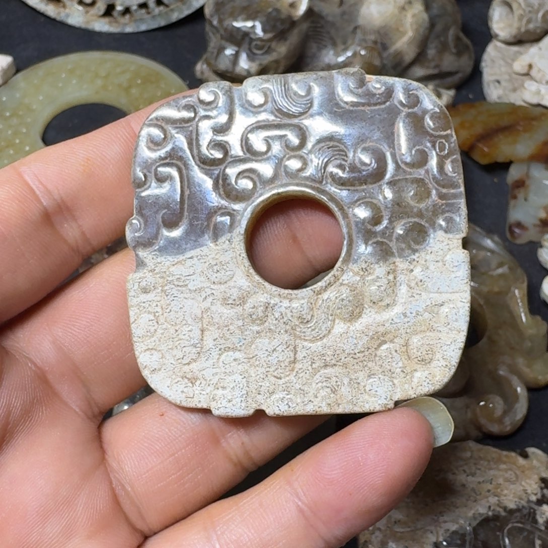 和田玉未镶嵌挂件