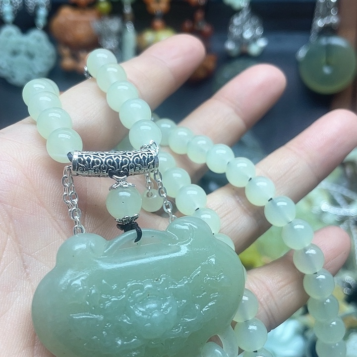 未镶嵌蛇纹石玉颈饰水**㵘