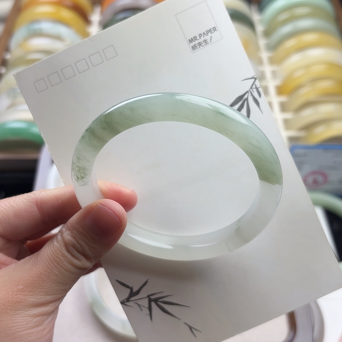 小***美石英质玉（天山翠）未镶嵌手镯62.3圈口