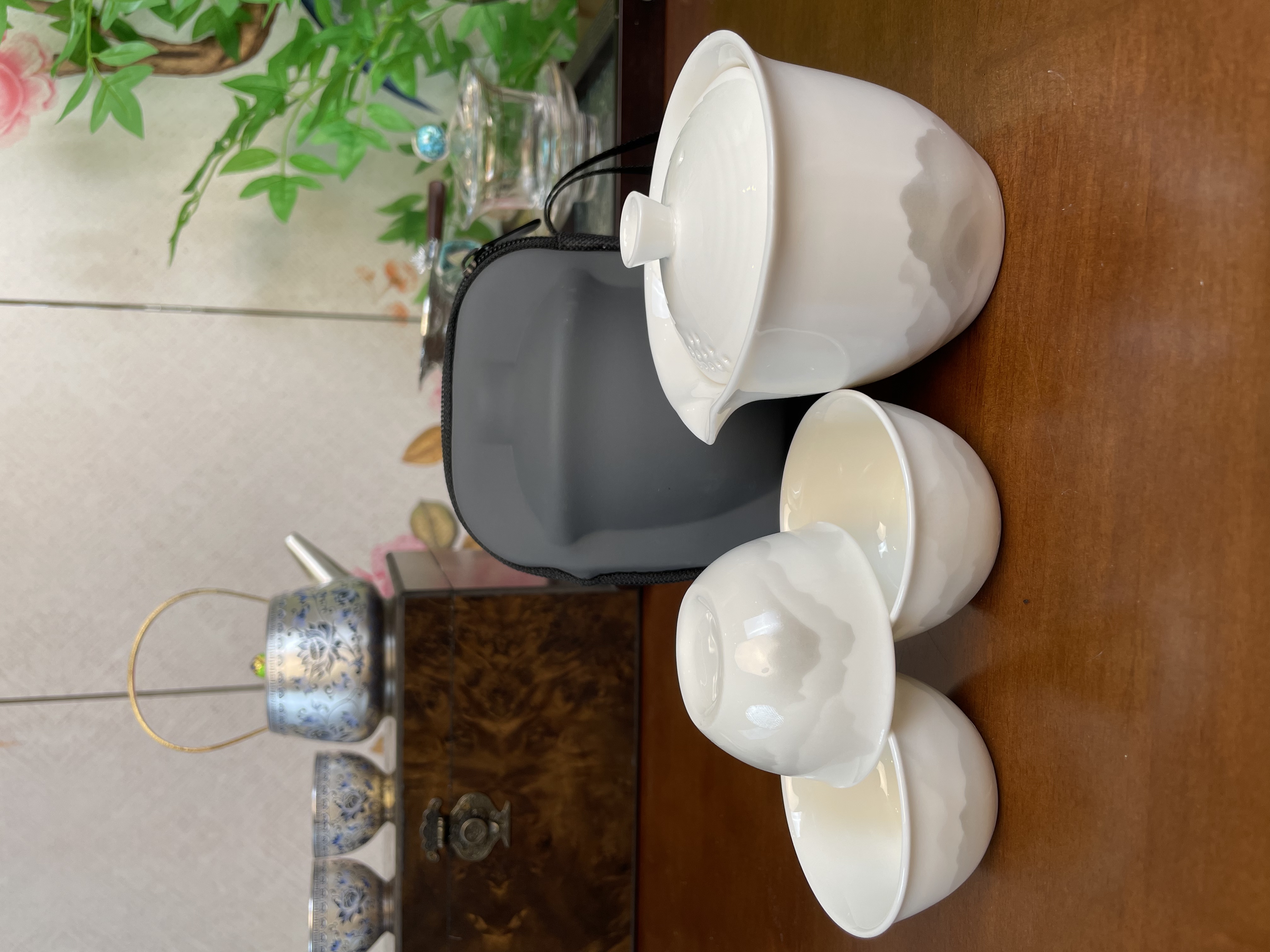 KK0642-远山白瓷便携手抓壶三杯旅行套茶具茶杯