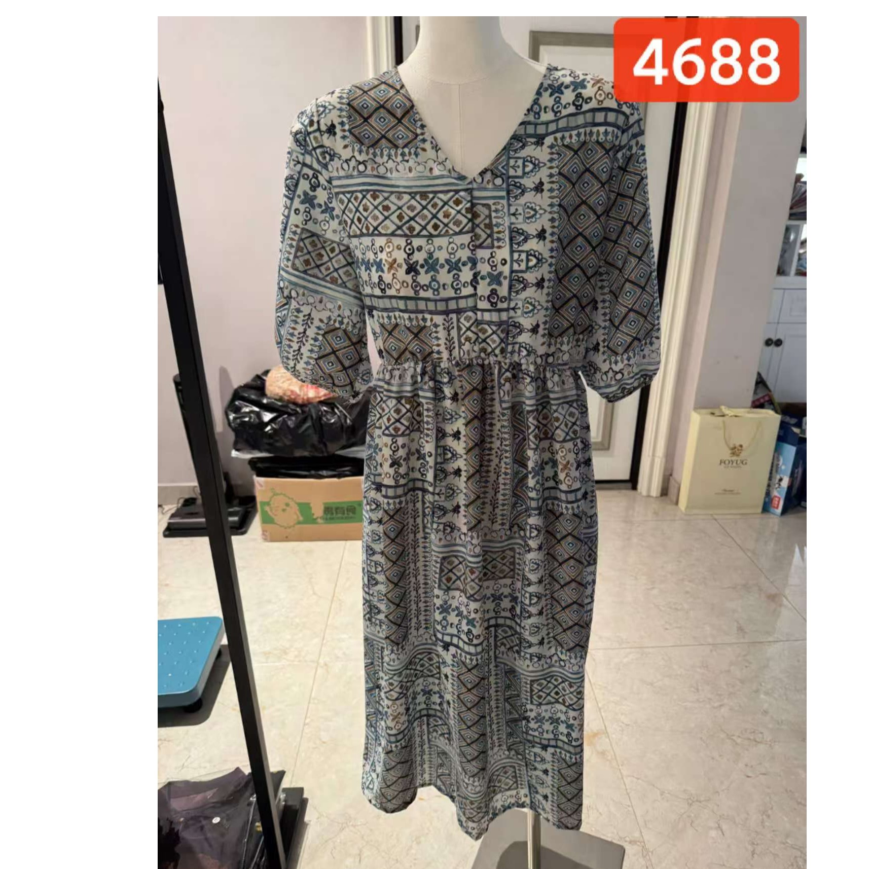 4688-35新款女士连衣裙