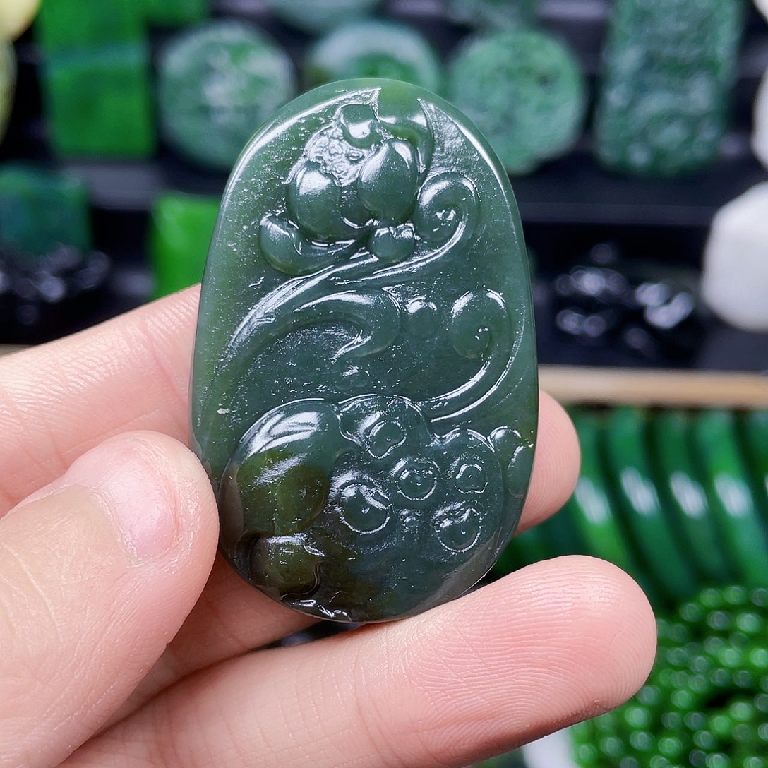 和田玉未镶嵌珠宝半成品