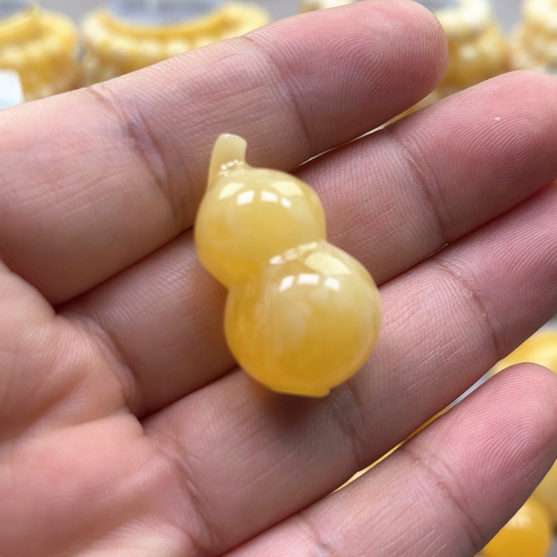 琥珀颈饰未镶嵌吊坠