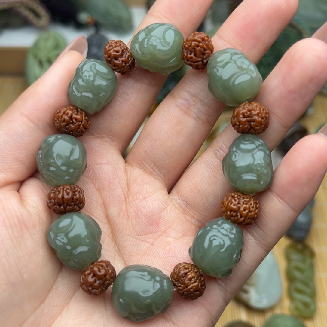 和田玉颈饰未镶嵌