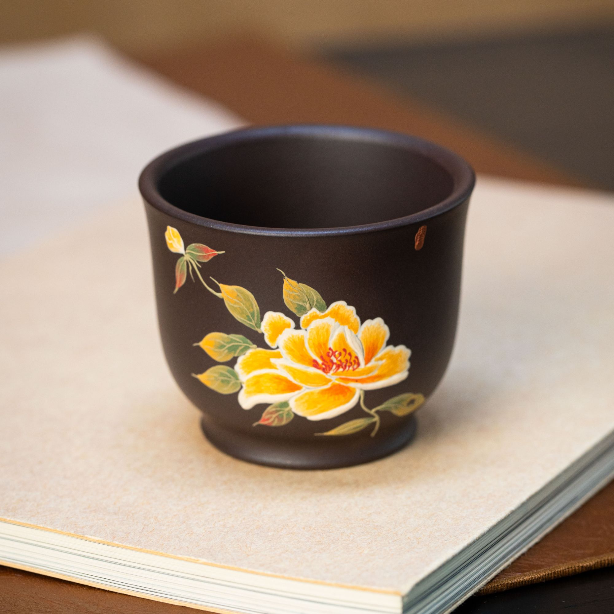 5113 原矿紫砂茶具紫罗兰堆绘花主人杯YST 150cc