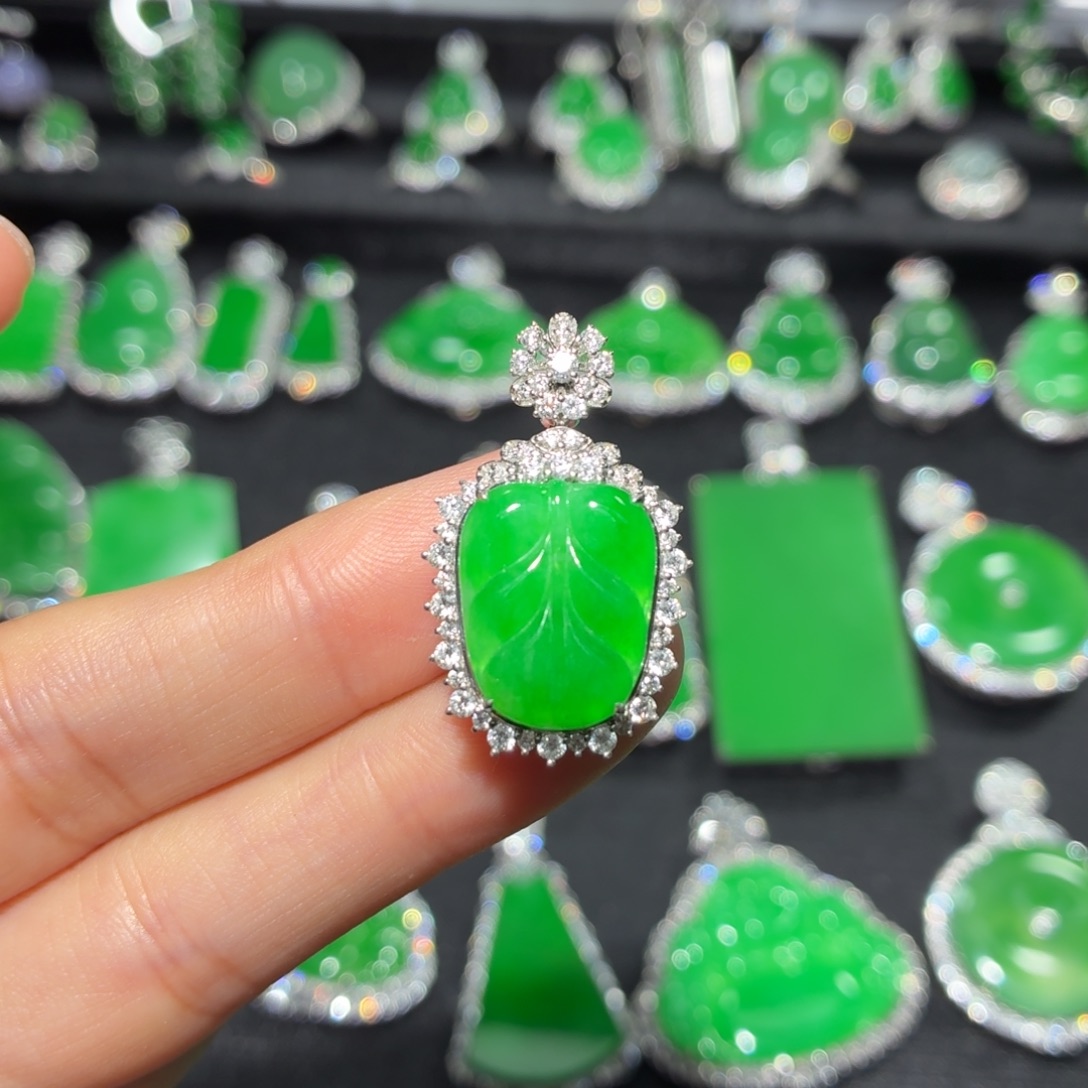 翡翠18K金镶嵌吊坠(不含链)124号