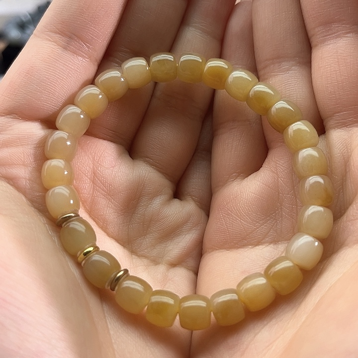 和田玉颈饰未镶嵌福利金糖老型直切8m m