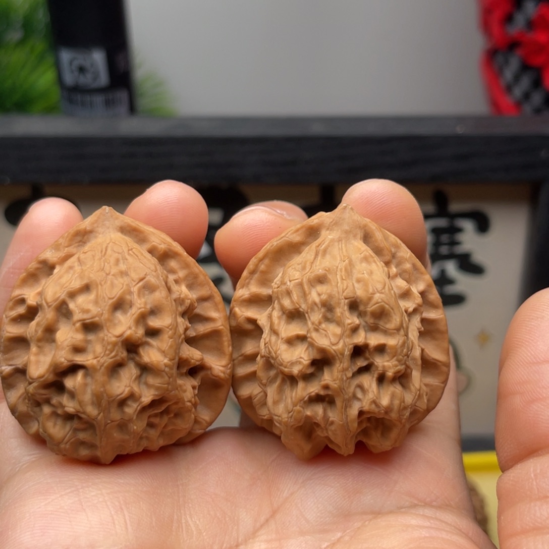 文玩核桃吊坠39梨木台