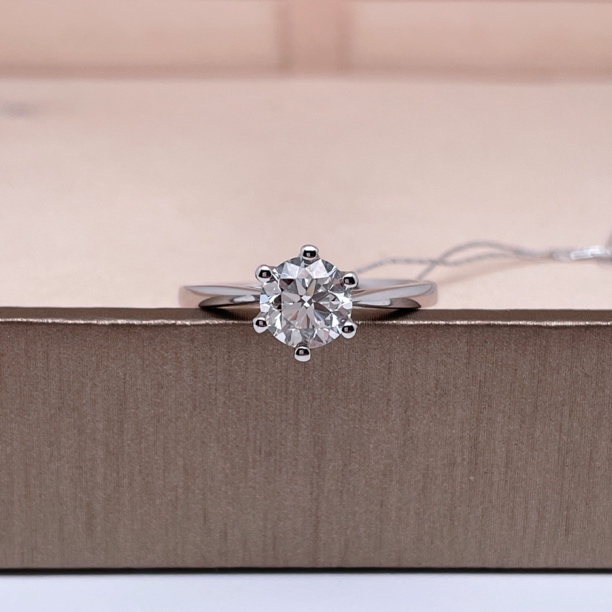 18K金主钻1克拉经典一克拉收腰六爪女戒GIA净度VVS1颜色I 15#