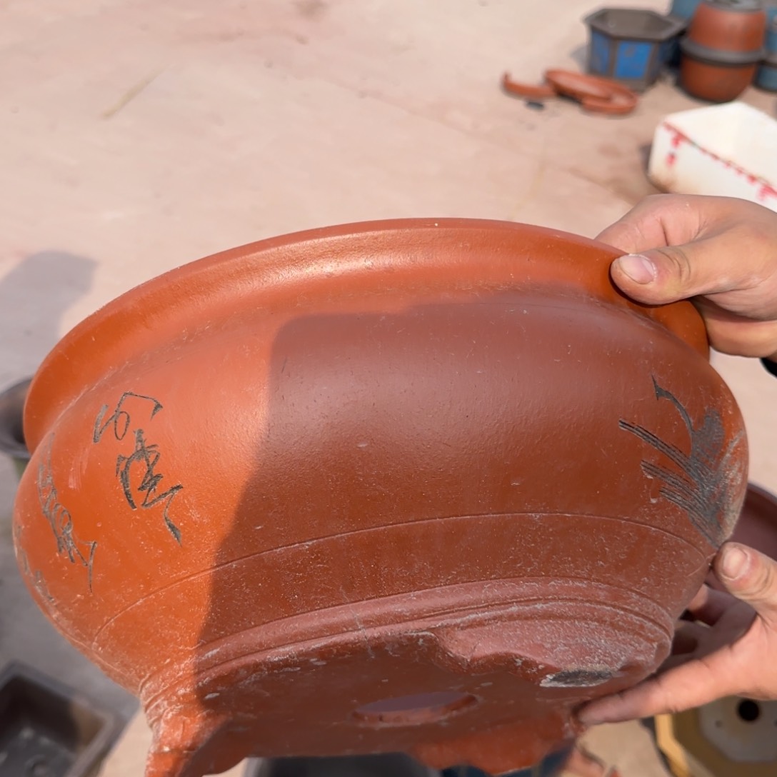 紫砂花盆瑕疵和瑕疵的