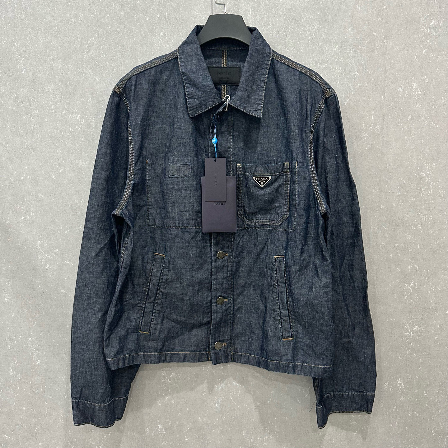 未使用 Prada/普拉达 亚麻牛仔排扣三角徽标夹克L码/006486