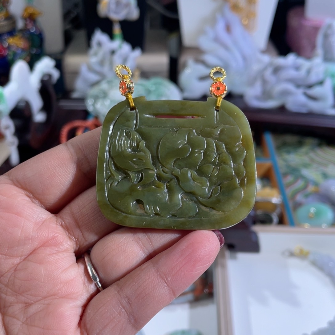 翡翠颈饰未镶嵌翡翠包包锁