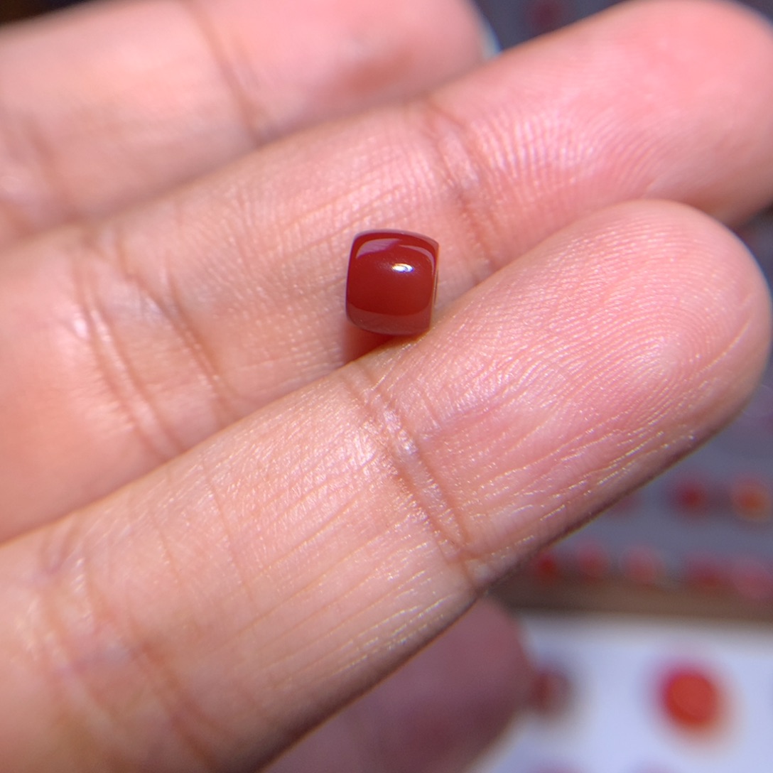 南红玛瑙直切6×5未镶嵌牛血 微冻线