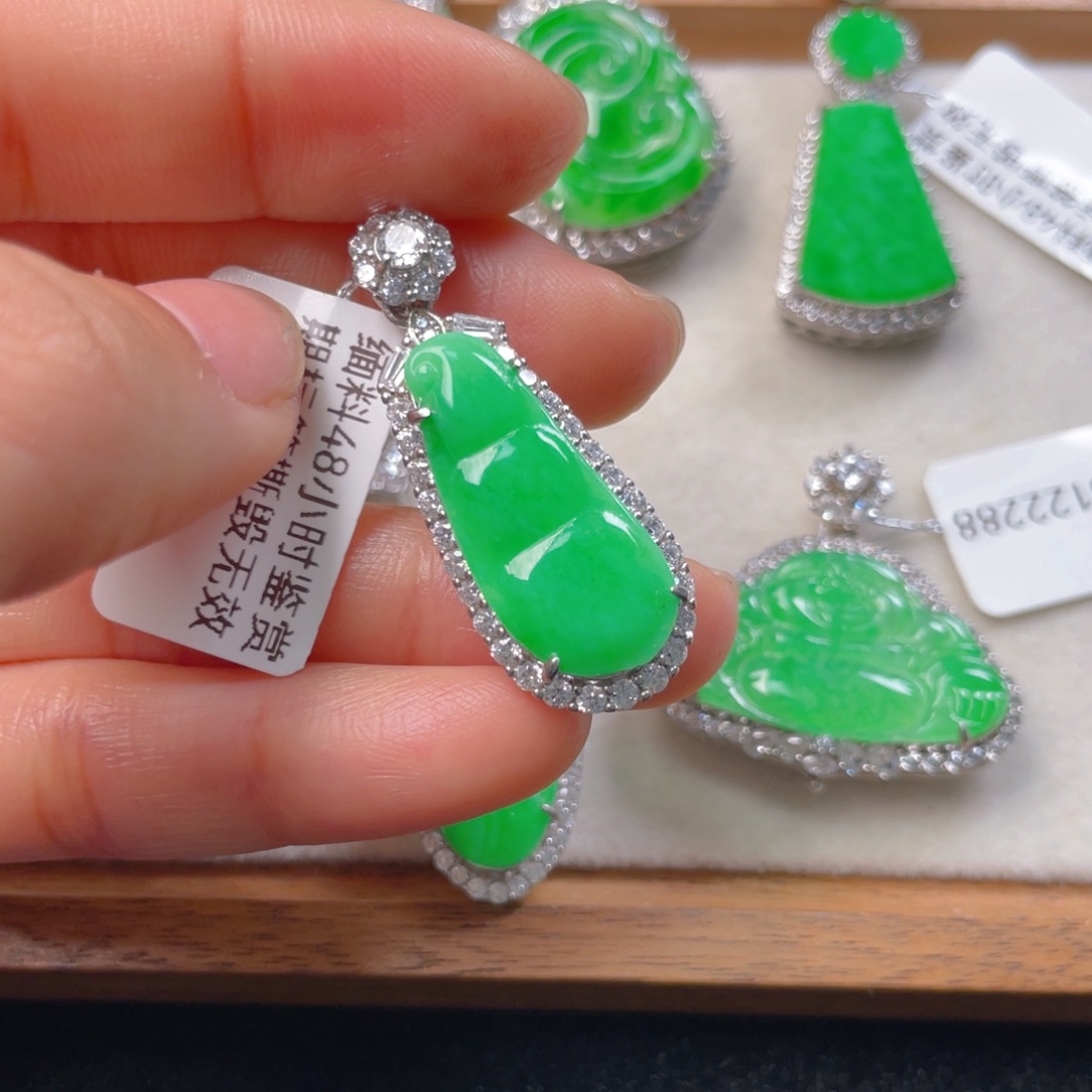 翡翠颈饰银S925镶嵌翡翠