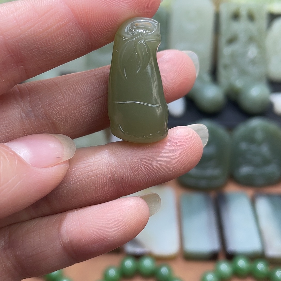 和田玉未镶嵌吊坠(不含链)