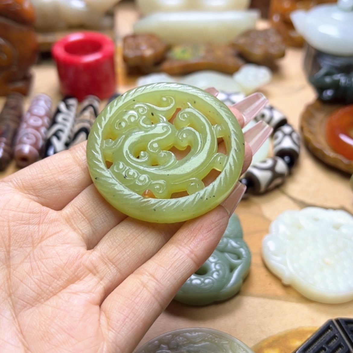 【闪购商品】蛇纹石玉颈饰未镶嵌