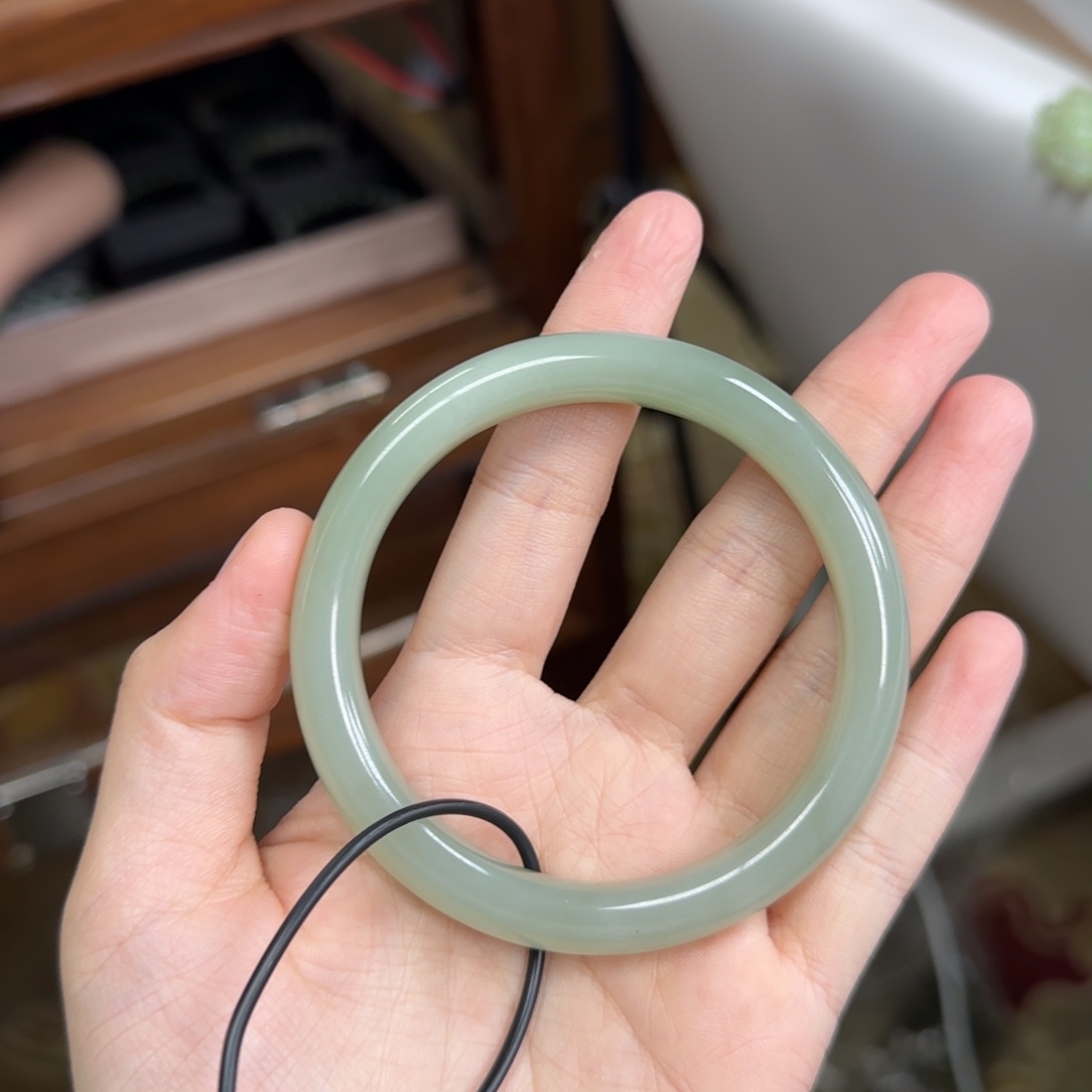 和田玉未镶嵌手镯58