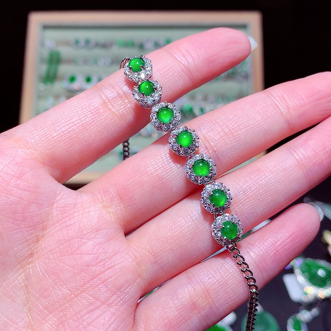 【闪购商品】翡翠吊坠(不含链)未镶嵌