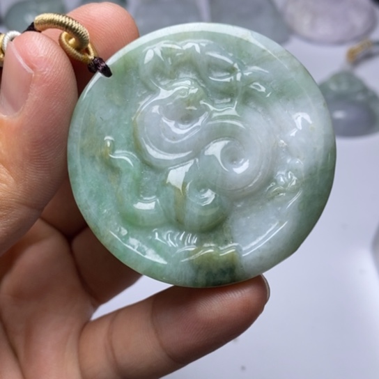 翡翠未镶嵌颈饰翡翠