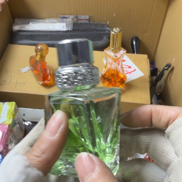 雷**叔中古商品，瑕疵品，不保好坏。872