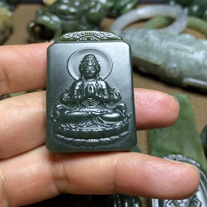 和田玉未镶嵌颈饰