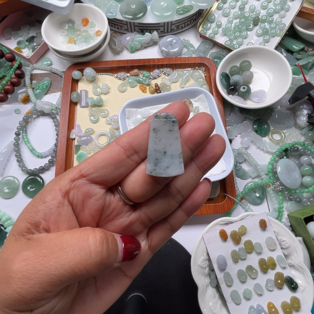 翡翠颈饰未镶嵌67799886