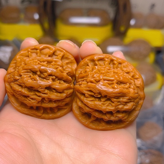 文玩核桃吊坠麦虎