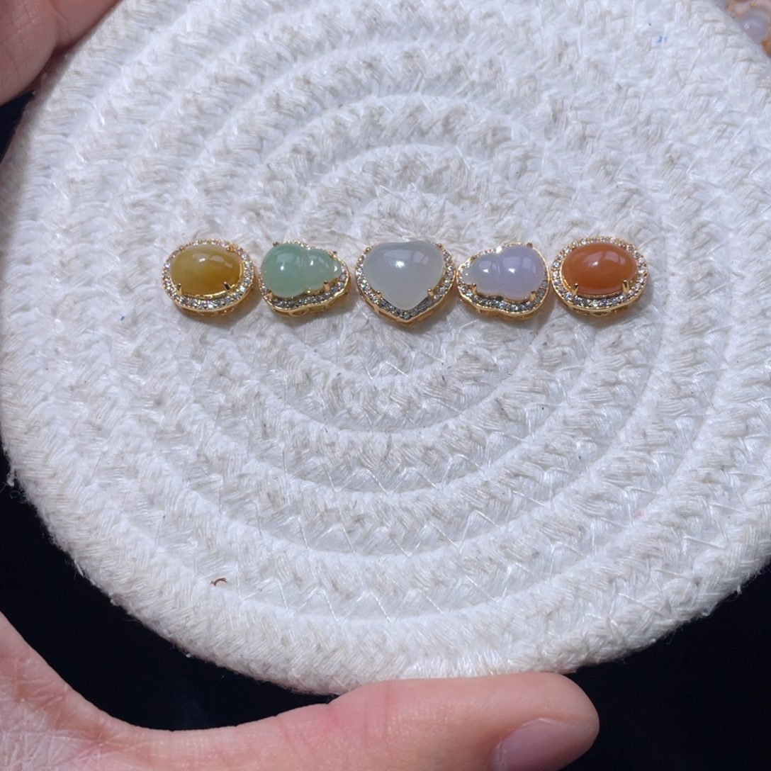 俊***哥翡翠银S925镶嵌颈饰